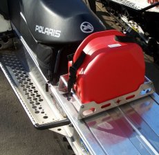 Крепеж канистры для снегоходов polaris assault / pro ride